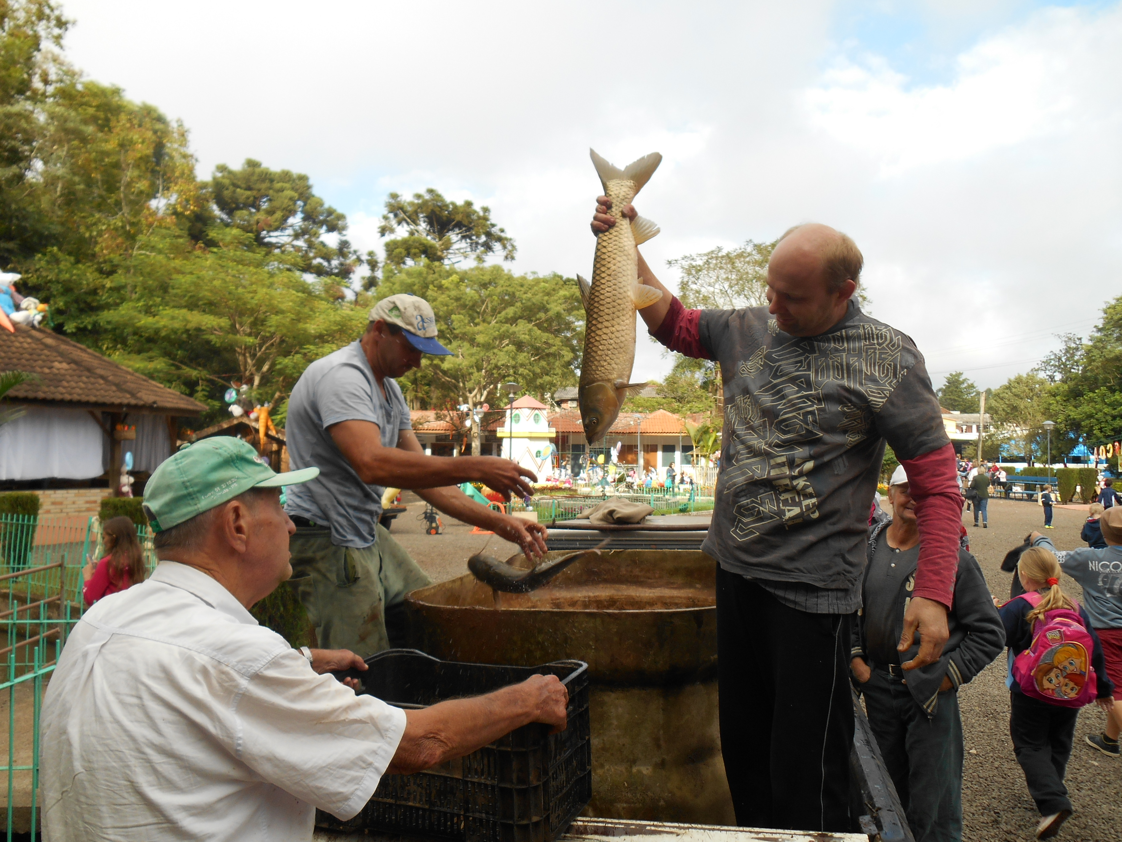 Feira do Peixe Vivo é nesta quinta